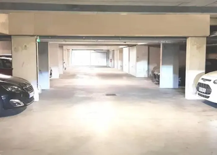 1 APPART 2 PIECES NEUF PROCHE GARE PARKING NETFLIX Evry Courcouronnes