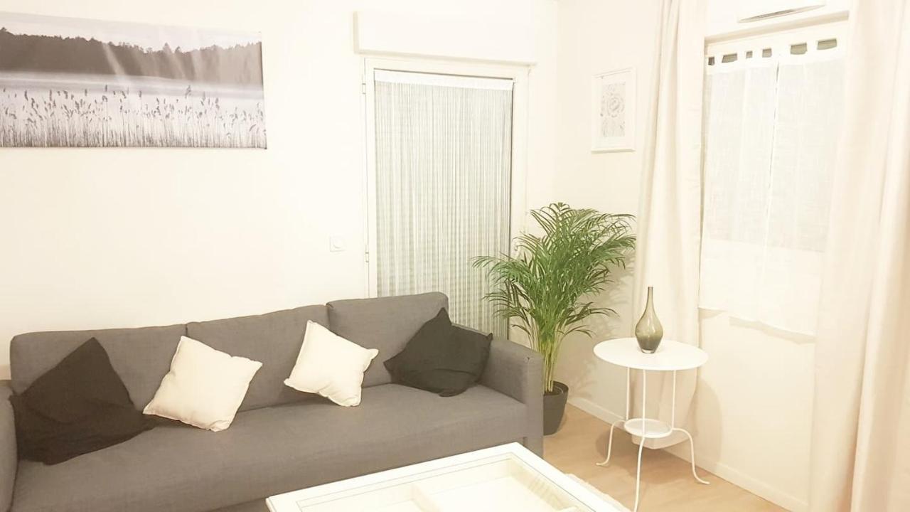 Apartment 1 2 Pieces Neuf Proche Gare Parking Netflix Evry Courcouronnes